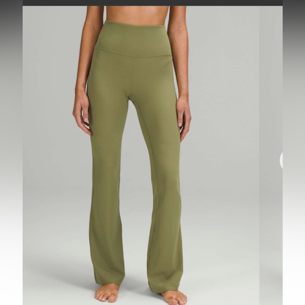 Lululemon Groove Super-High-Rise Flared Pant Nulu
Bronze Green size 6